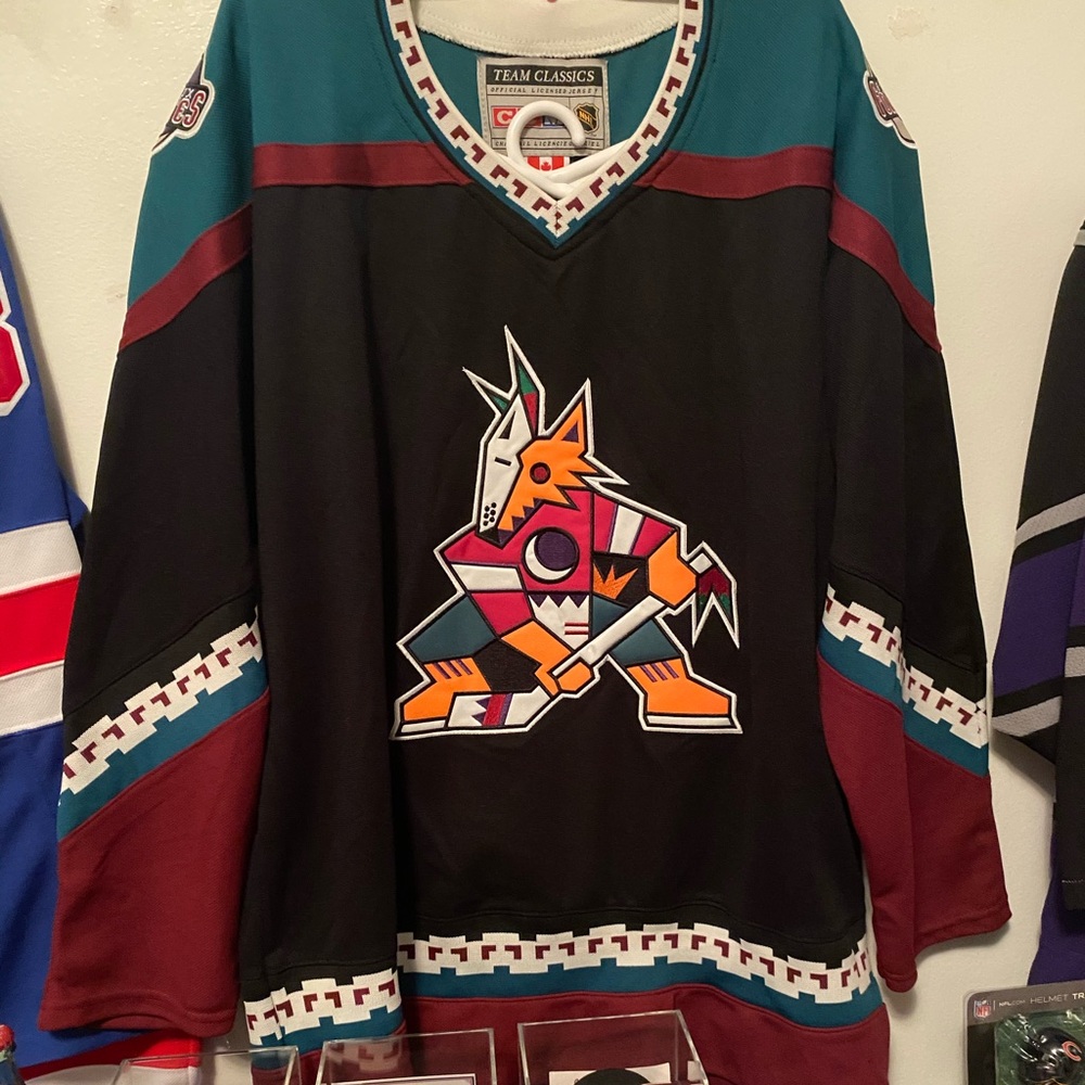Men’s Phoenix coyotes classic jersey
